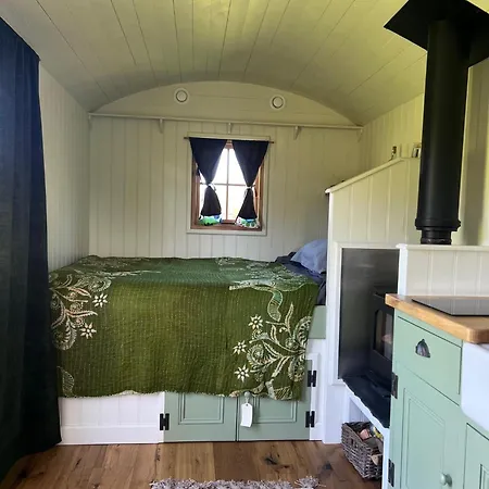 Wicklow Wild Glamping Shepherds Huts At Greenan Maze *