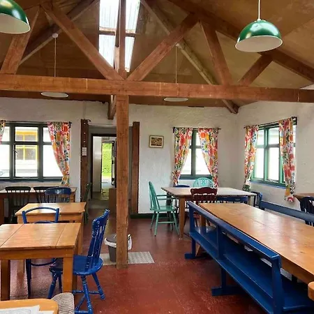 Wicklow Wild Glamping Shepherds Huts At Greenan Maze Kamp alanı Rathdrum