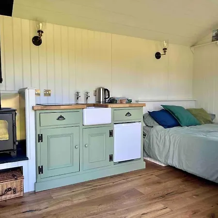Wicklow Wild Glamping Shepherds Huts At Greenan Maze Kamp alanı *